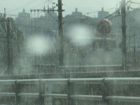 高松橋からの眺め、雨にけぶる大塚台団地。
